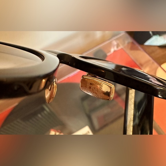 Women’s Black Fendi Sunglasses